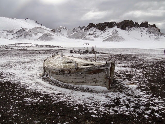 Mystery of the boat in the middle of Bouvet Island: Mysterious Boat of