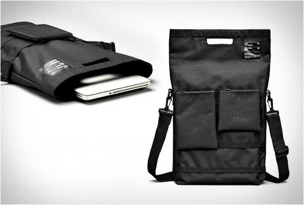 minimal laptop carrying shoulder bag