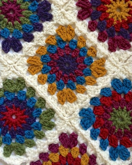 Circle Centred Crochet Granny Square - Free Pattern