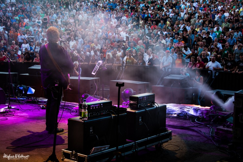 GUITAR AMP PLACEMENT ON STAGE IS SO IMPORTANT...WHY..?? INDONESIA