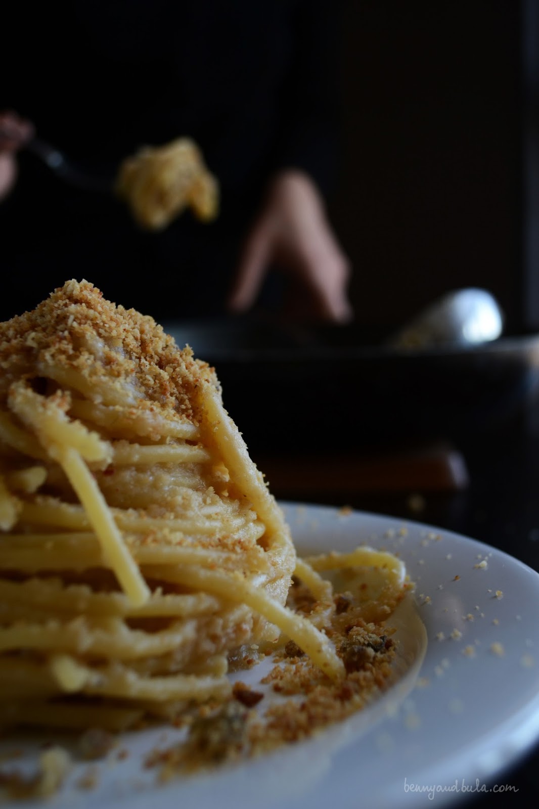 ricetta spaghetti con pangrattato e acciughe/ bread crumbs and anchovies pasta recipe