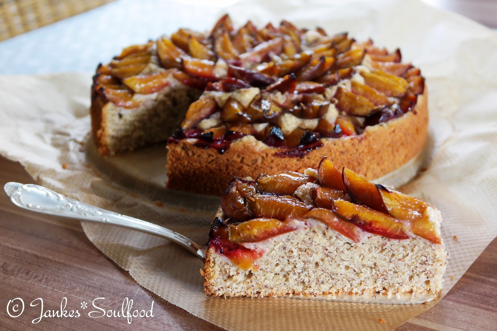 Jankes Seelenschmaus: Nusskuchen mit Zwetschgen