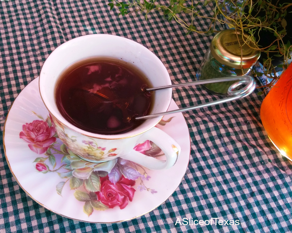 A Slice of Texas blog HOMEMADE HERBAL TEA Dehydrate Your Own Herbs