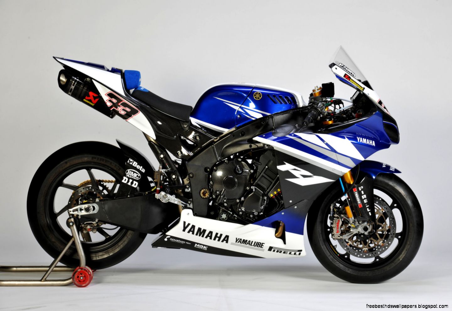 Yamaha Releases 2011 World Superbike Livery   Forgets to Add