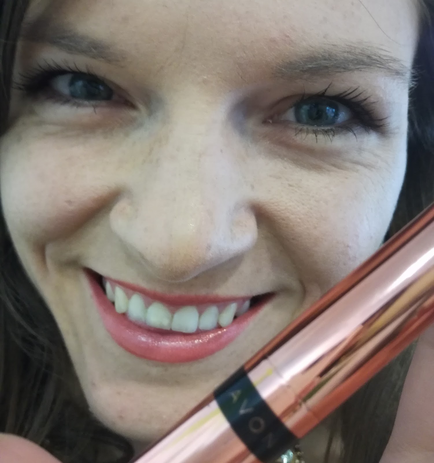 AVON-SHINE-BURST-GLOSS-STICKS-swatch-peach-punch AVON-SHINE-BURST-GLOSS-STICKS-swatch-peach-punch