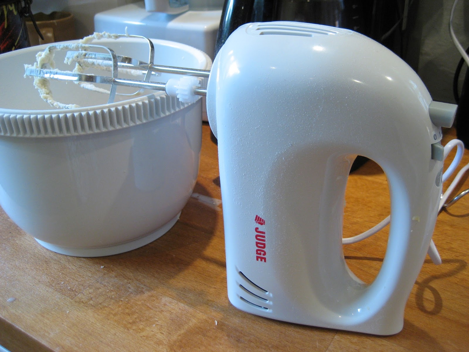 PEBBLE SOUP Cheddar & Chorizo Muffin Made Easy with Judge Mixer