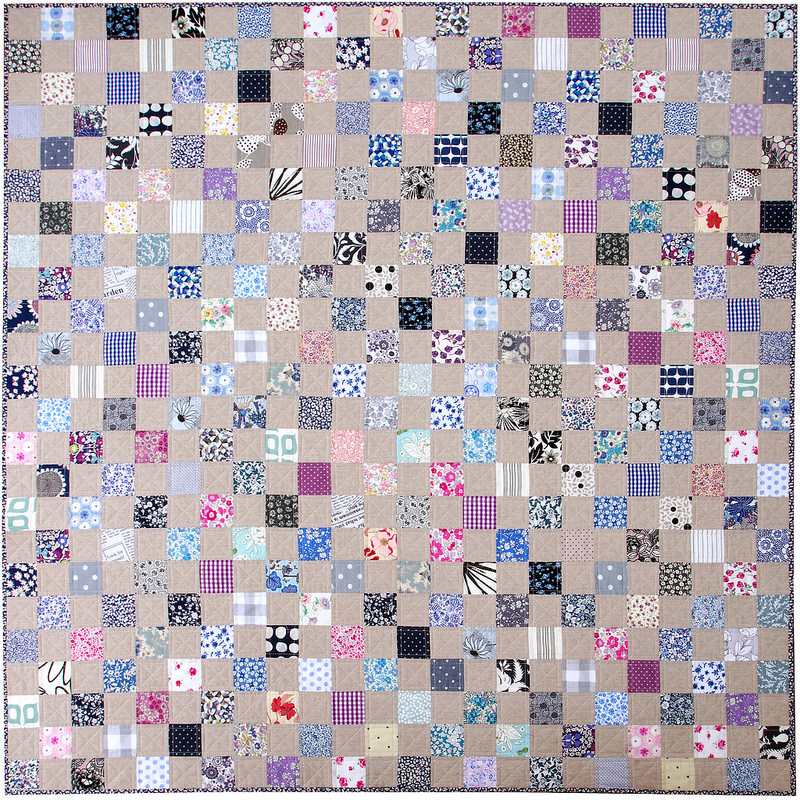 Liberty Tana Lawn and Chambray Checkerboard Quilt - The Blues | © Red Pepper Quilts 2018 #redpepperquilts #checkerboardquilt #patchworkquilt #quilt