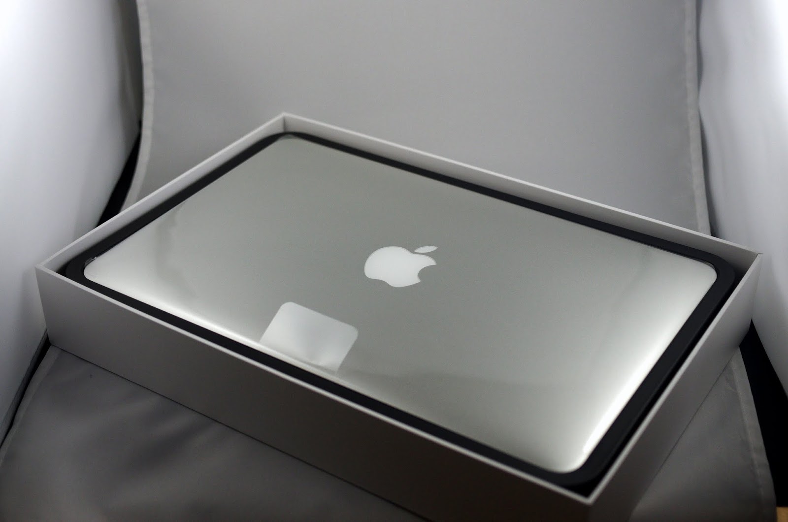 開封の儀／「Macbook Air (11-inch, Early 2014)」 | ねたのたね