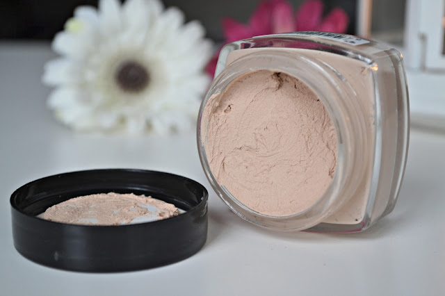 Photo of mousse foundation Maybelline Dream Matte Mousse Dupe