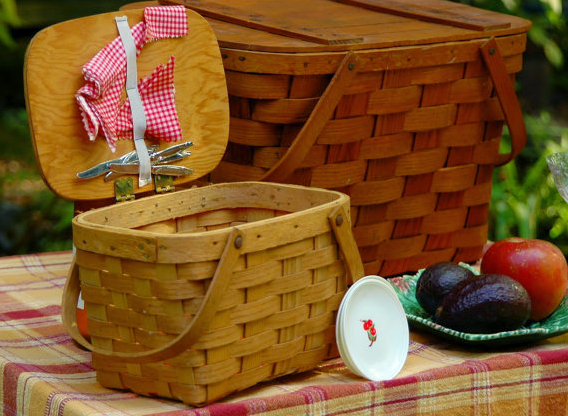 Pint Sized Vintage Picnic Basket 