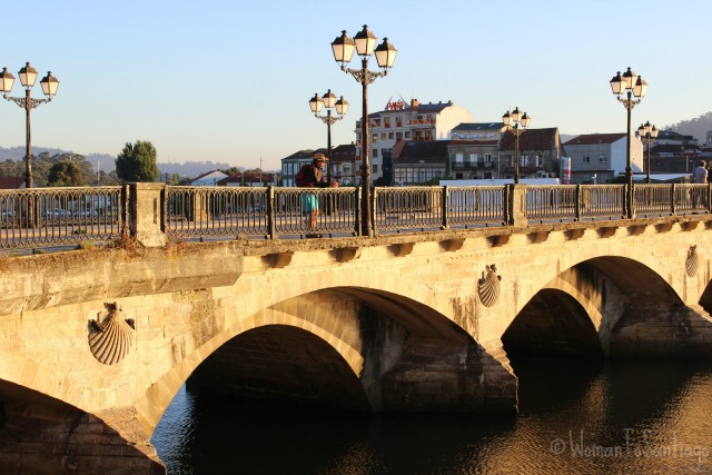 foto del puente viejo en pontevedra