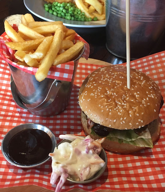 FOODSTUFF FINDS The Elvis Burger (Peanut Butter & Strawberry Jam