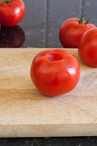 Ukloniti zeleni dio paradajza