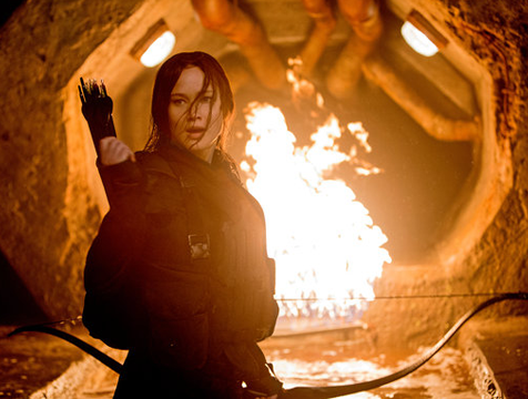 Katniss Everdeen (Jennifer Lawrence) en Los juegos del hambre. Sinsajo parte 2 - Cine de Escritor