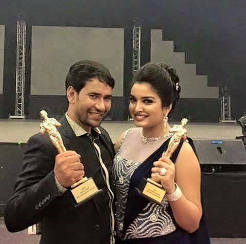  Dinesh Lal Yadav Best Actor Award and Amrapali Dubey Get Best Sporting Actress Award 