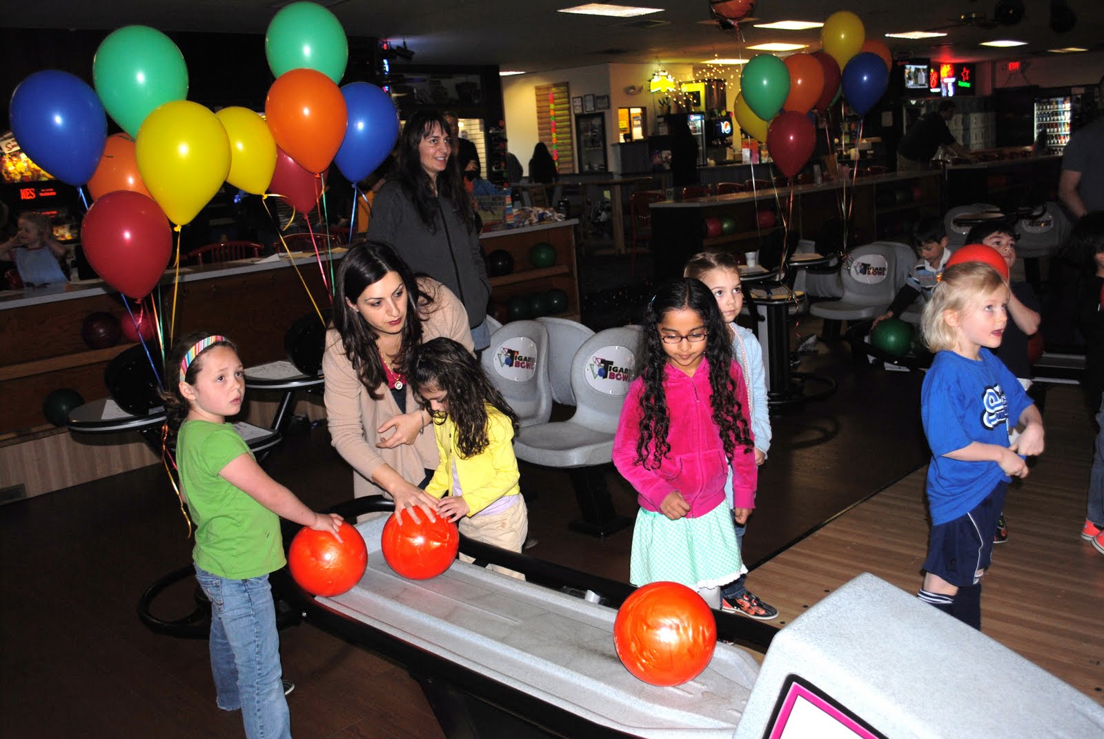 The Reuland Family Bowling Party...6 Year Old Version