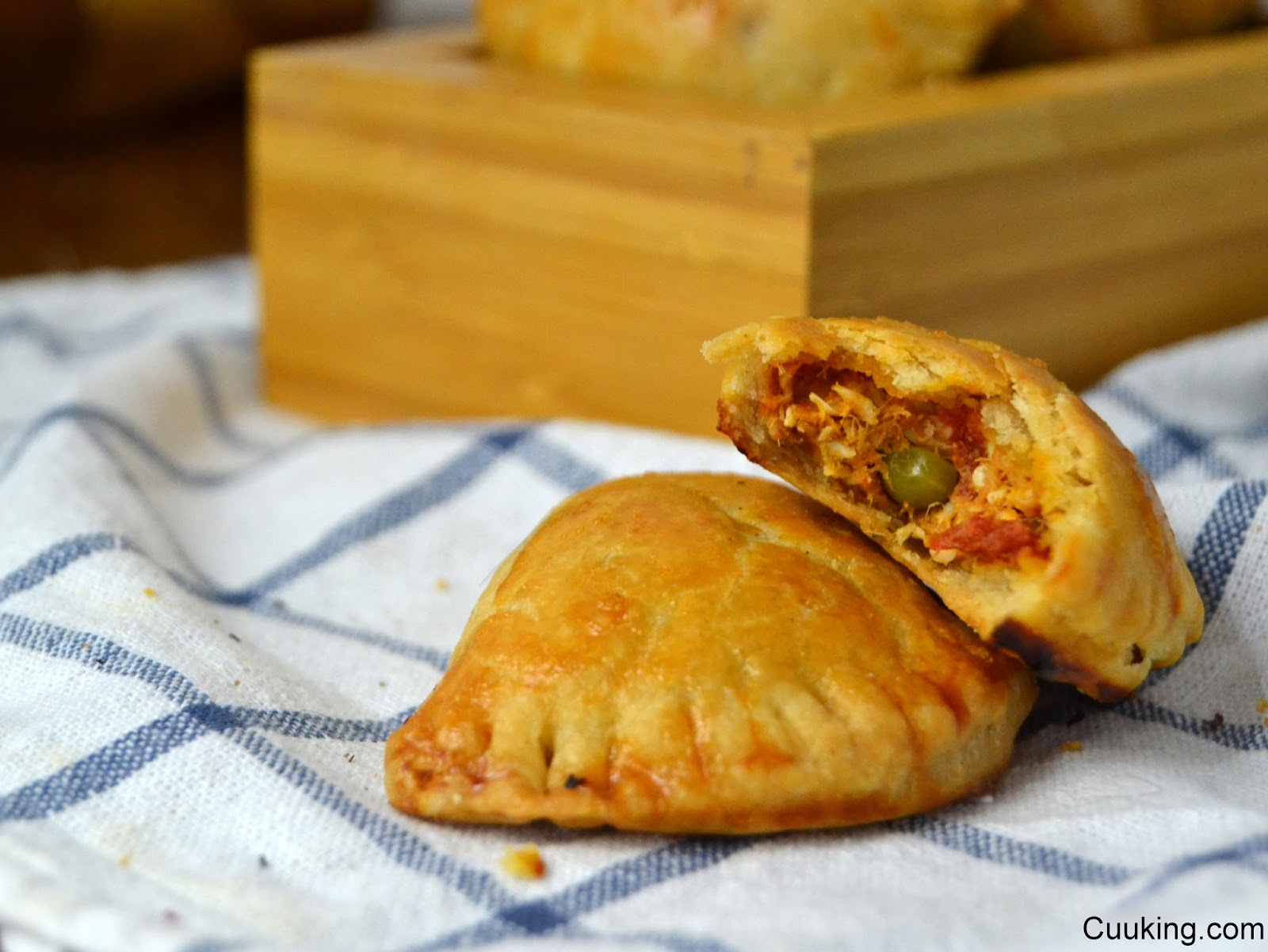 Empanadillas de atun con tomate al horno. Cuuking! Recetas de cocina