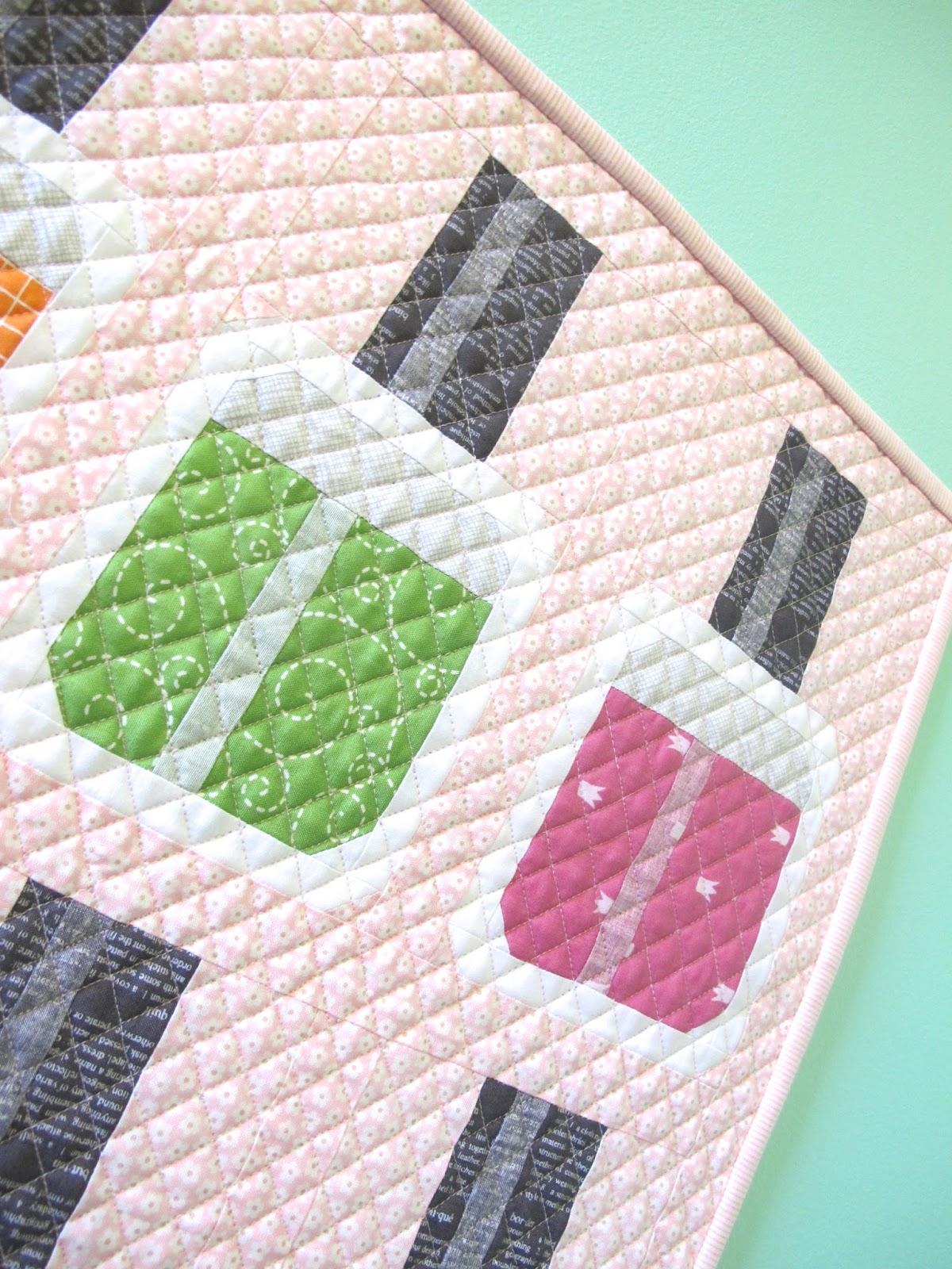 Bee In My Nail Polish Mini Quilt Free Pattern and Tutorial!!!