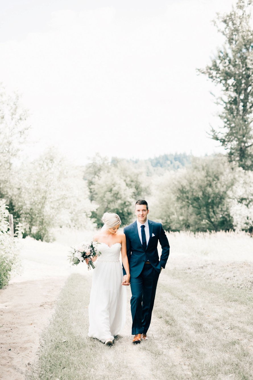 Picha Farms | Farmhouse Wedding | Sumner Wedding Photographer | Something Minted Photography