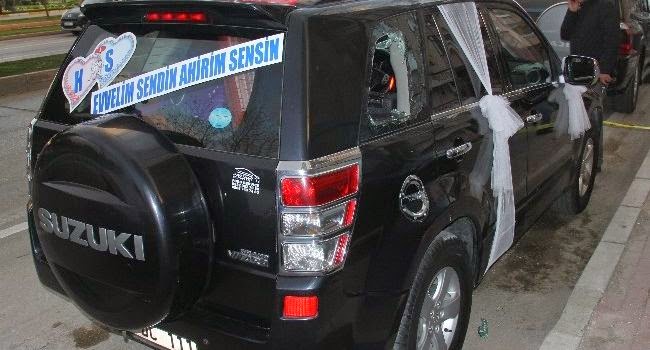 Romantik Komik Gelin Arabasi Arkasi Yazilari Romantik Site Sosyete Sozler