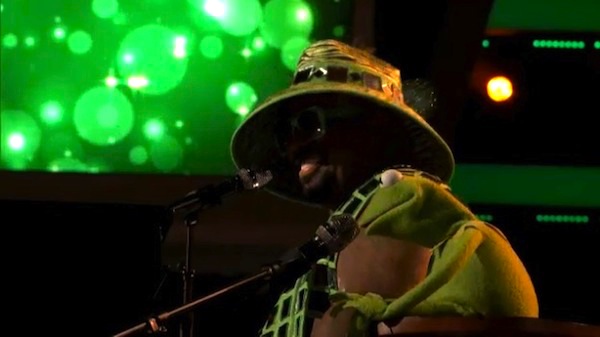 Kermit the Frog and Cee-Lo Green at a keyboard under green lights