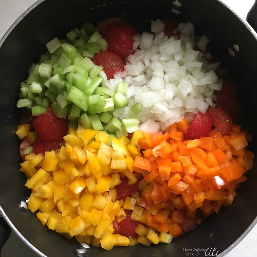 make stewed tomatoes using colorful vegetables