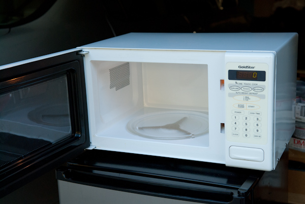 heygreenie: GOLDSTAR microwave
