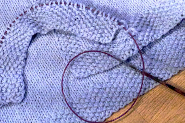Jak przedłużyć lub skrócić robótkę na drutach?
