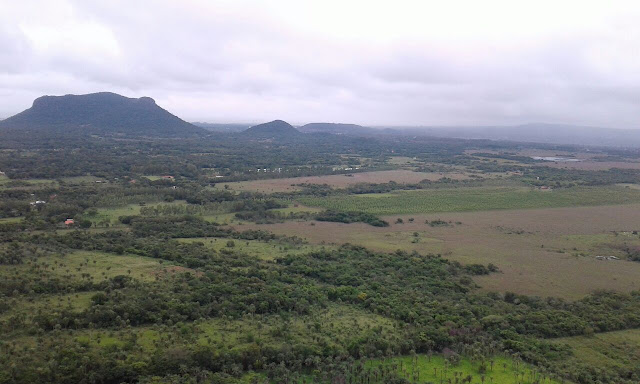 Vista panorámica desde la cima del Cerro Mbatovi