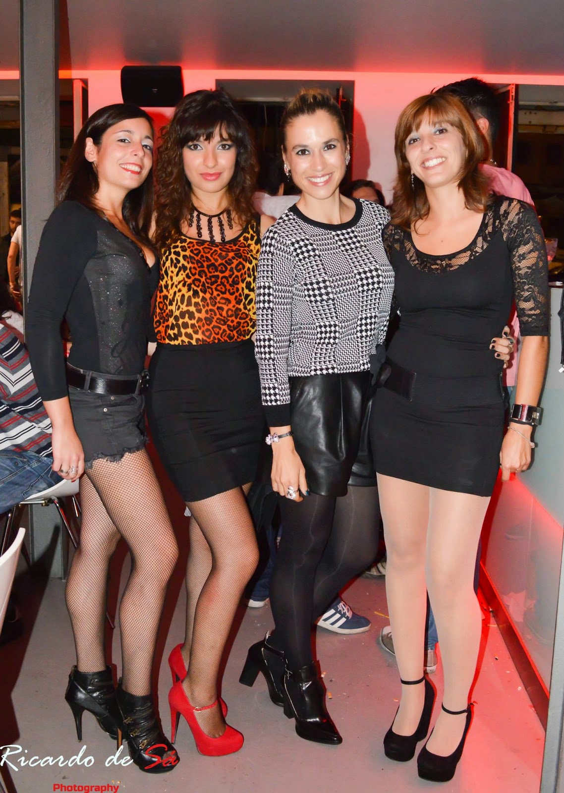 PORTUGAL PANTYHOSE: Portuguese Party Girls