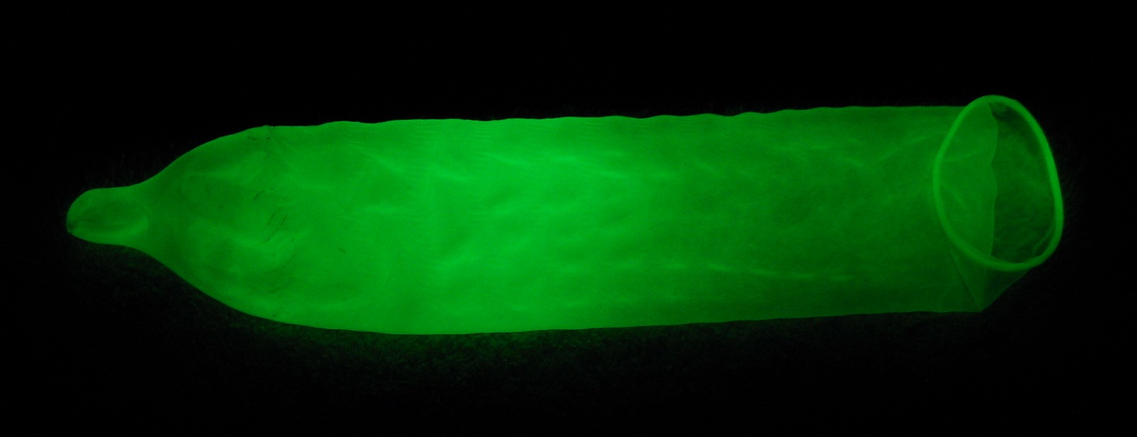 glow in the dark condoms glow in the dark condoms