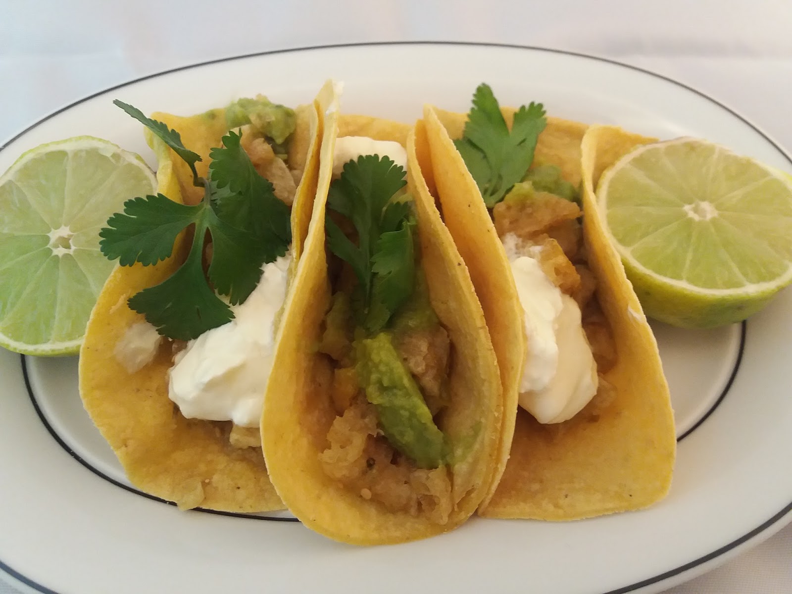 Mi Gran Comilona Tacos de chicharrón y salsa verde