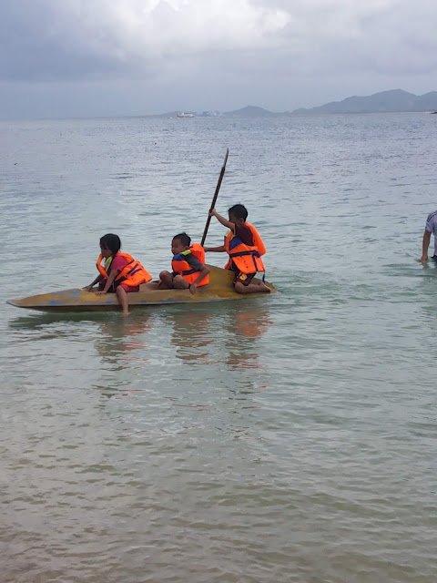 Bermain kano di Gili Sudak - Wisata Lombok