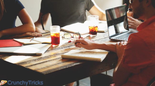 select perfect online marketing team