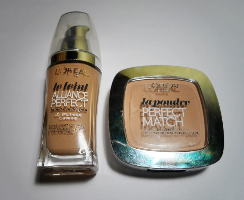 L`oreal foundation powder swatches blogger