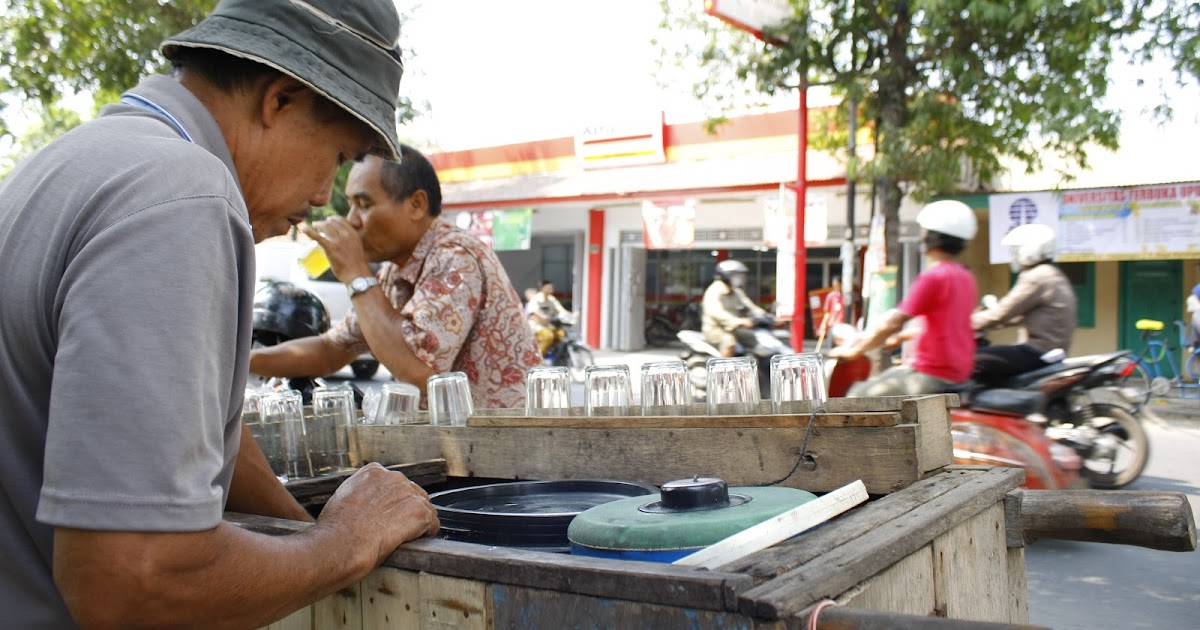 Bunda Manis Segarnya Es Legen Kelapa