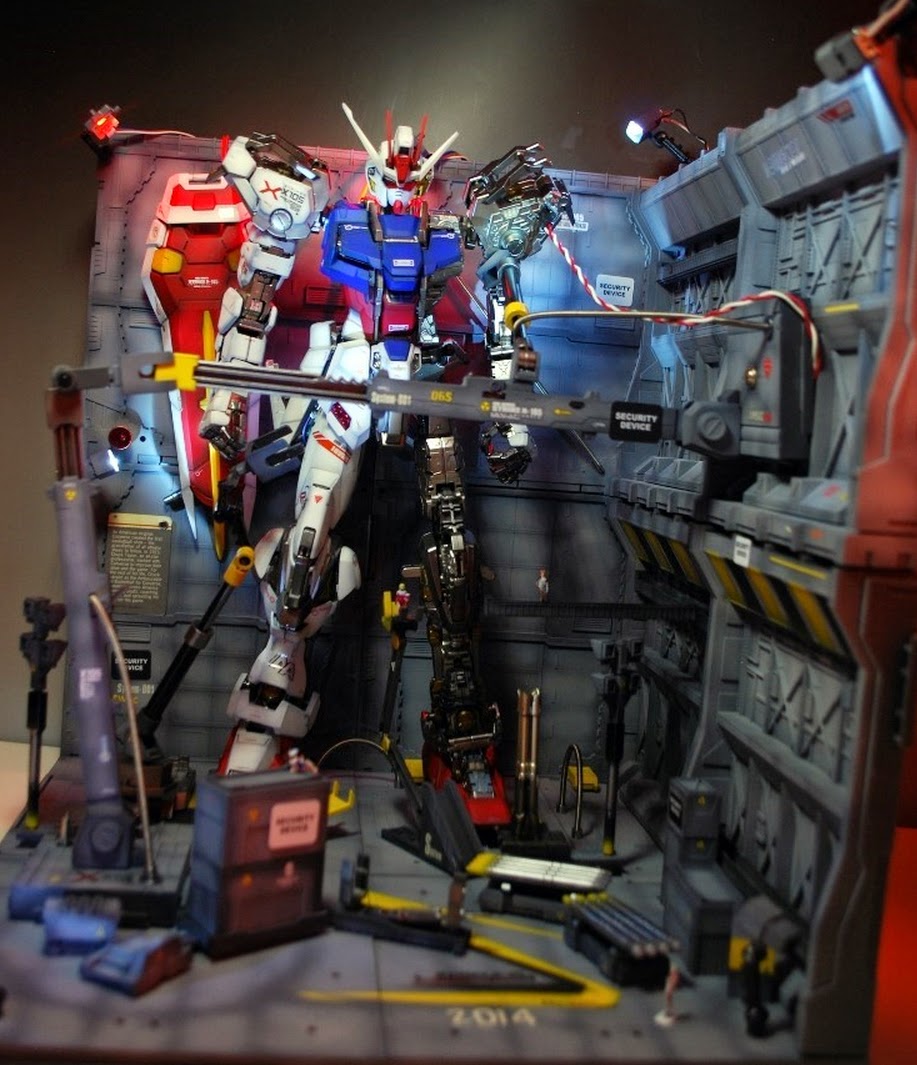 GUNDAM GUY PG 1/60 Strike Gundam Maintenance Bay Diorama Build