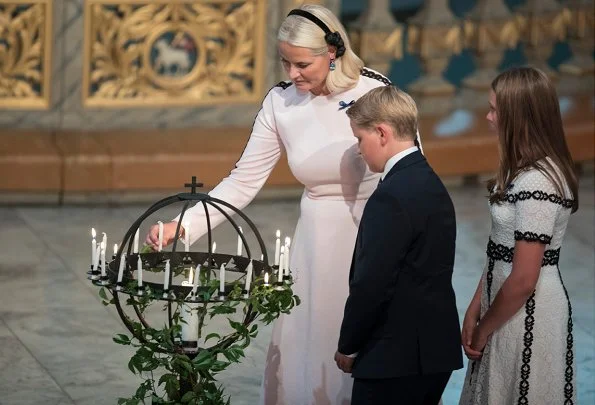 Crown Princess Mette-Marit, Princess Ingrid Alexandra, Princess Märtha Louise, Emma Tallulah Behn, Leah Isadora, Maud Angelica