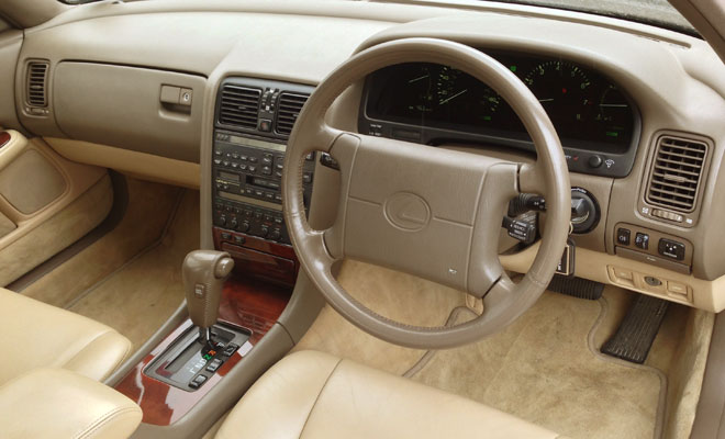 1990 Lexus LS400 UK interior