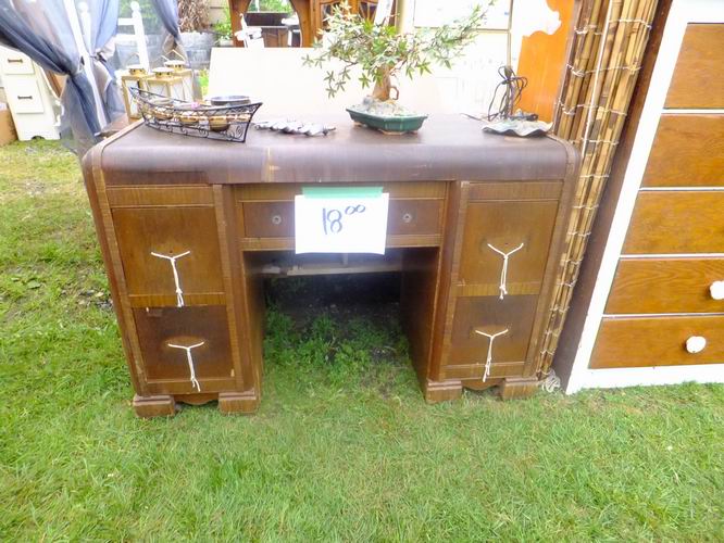 4 the love of wood YARD SALE SEASON repurposing desks
