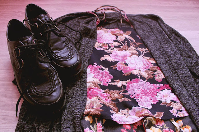 fall, outfits, lookbook, enjoyk, blog, youtube, floral, print, flower, bordeau, burgundy, kimono, asos, creepers, ebay, flanel, tartan, romper, pullandbea, riverisland, leather, hm, leather, scarf, sweater, clothing, clothes, clothing, clothes, derby, mim, newyorker, automne,  french,