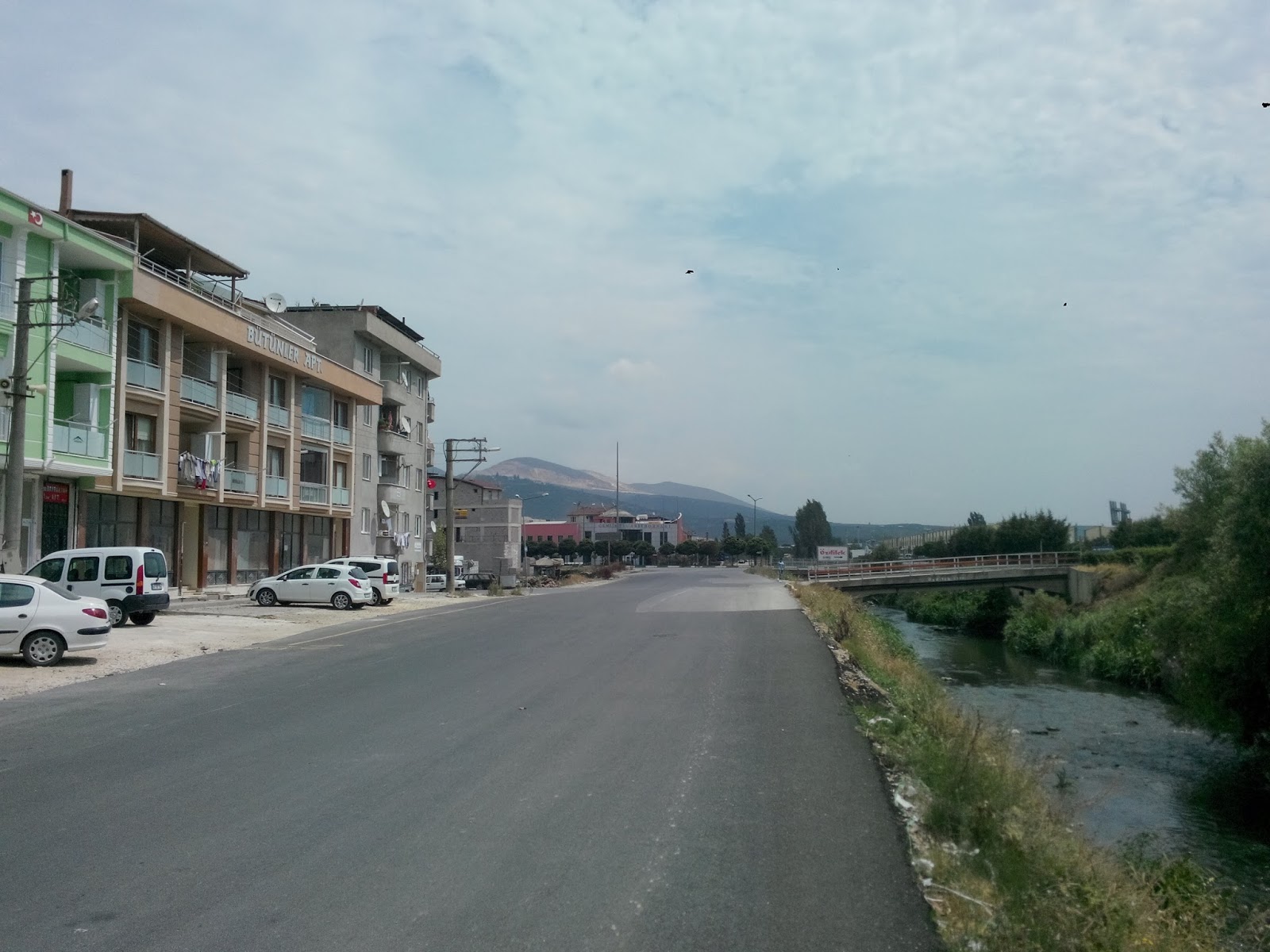 Satılık 700 metre dükkan ve 150 m ev Gemlik Belediyesi