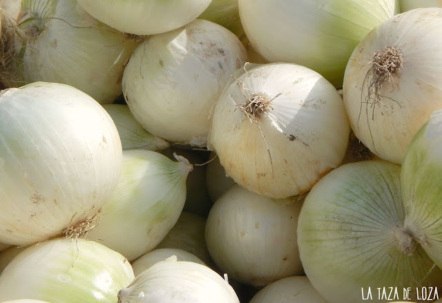 Huevos con Patatas & Jamón con Cebolla Frita Cebollas frescas