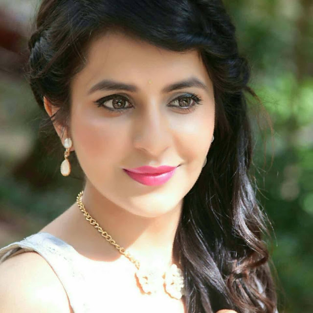 Roop Durgapal husband name, married, hot, instagram, facebook, biography, in balika vadhu, baal veer Roop Durgapal husband name, married, hot, instagram, facebook, biography, in balika vadhu, baal veer
