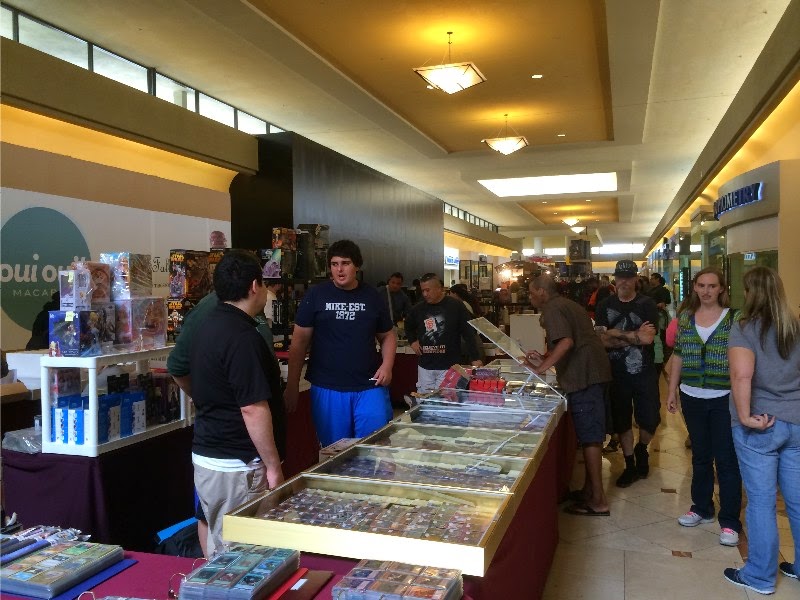 The Chronicles of Fuji Card Show Camaraderie