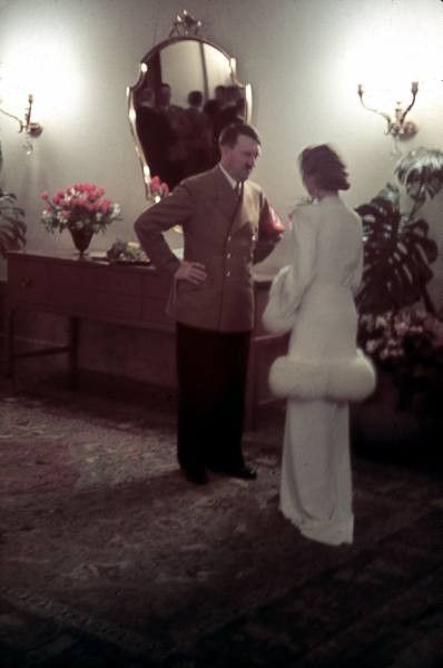 Hitler women worldwartwo.filminspector.com