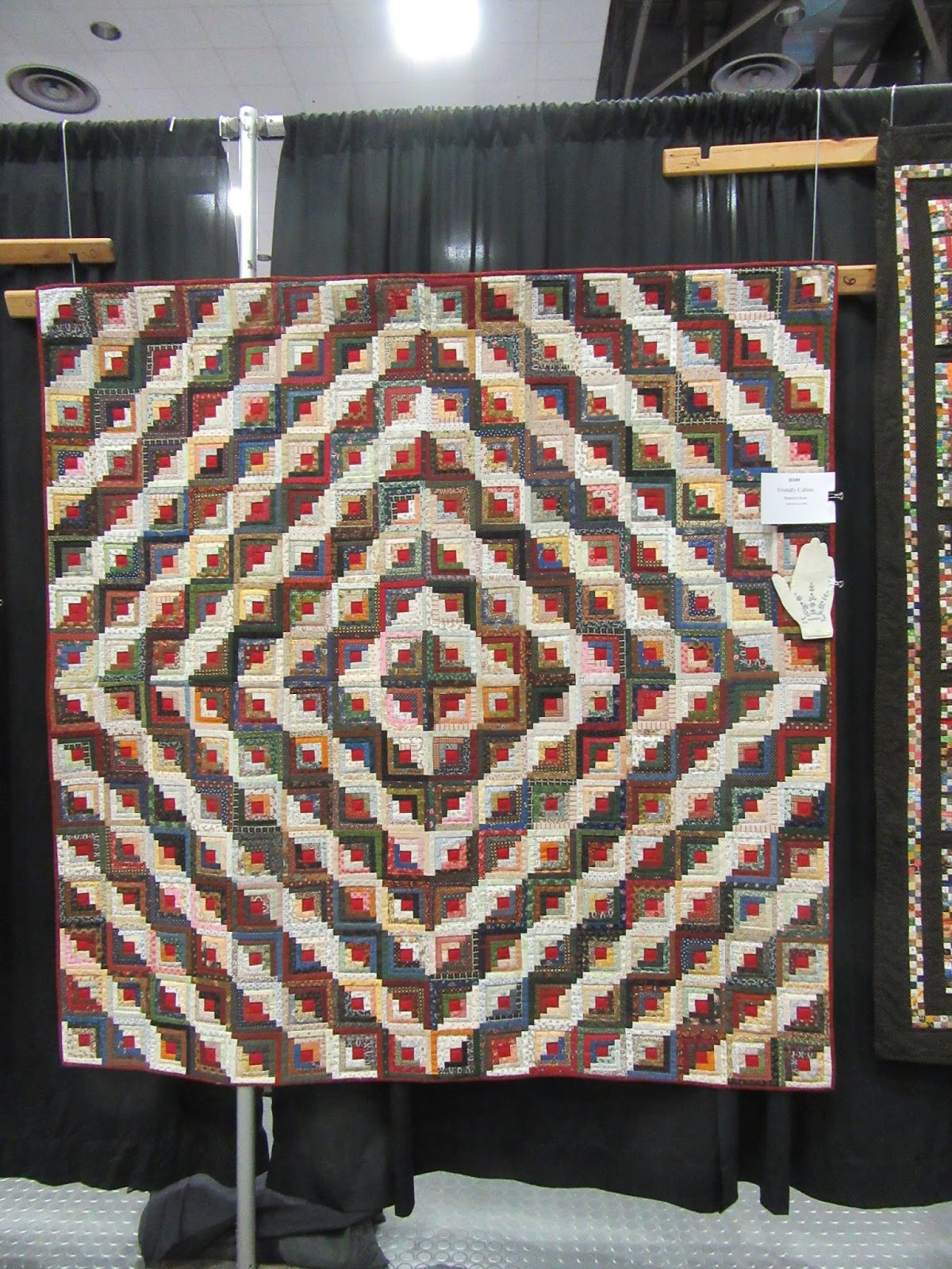 Busy Thimble Visitors and More Maine Show Quilts