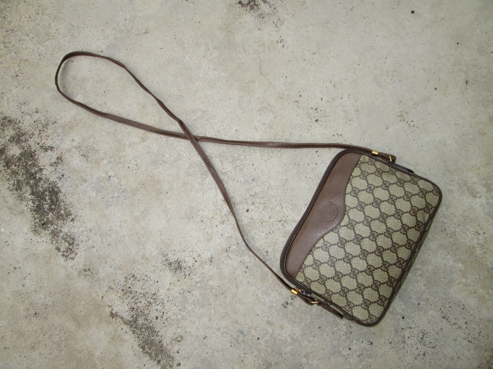 d0rayakEEbaG: Authentic Gucci Monogram Shoulder/Sling Bag(SOLD)