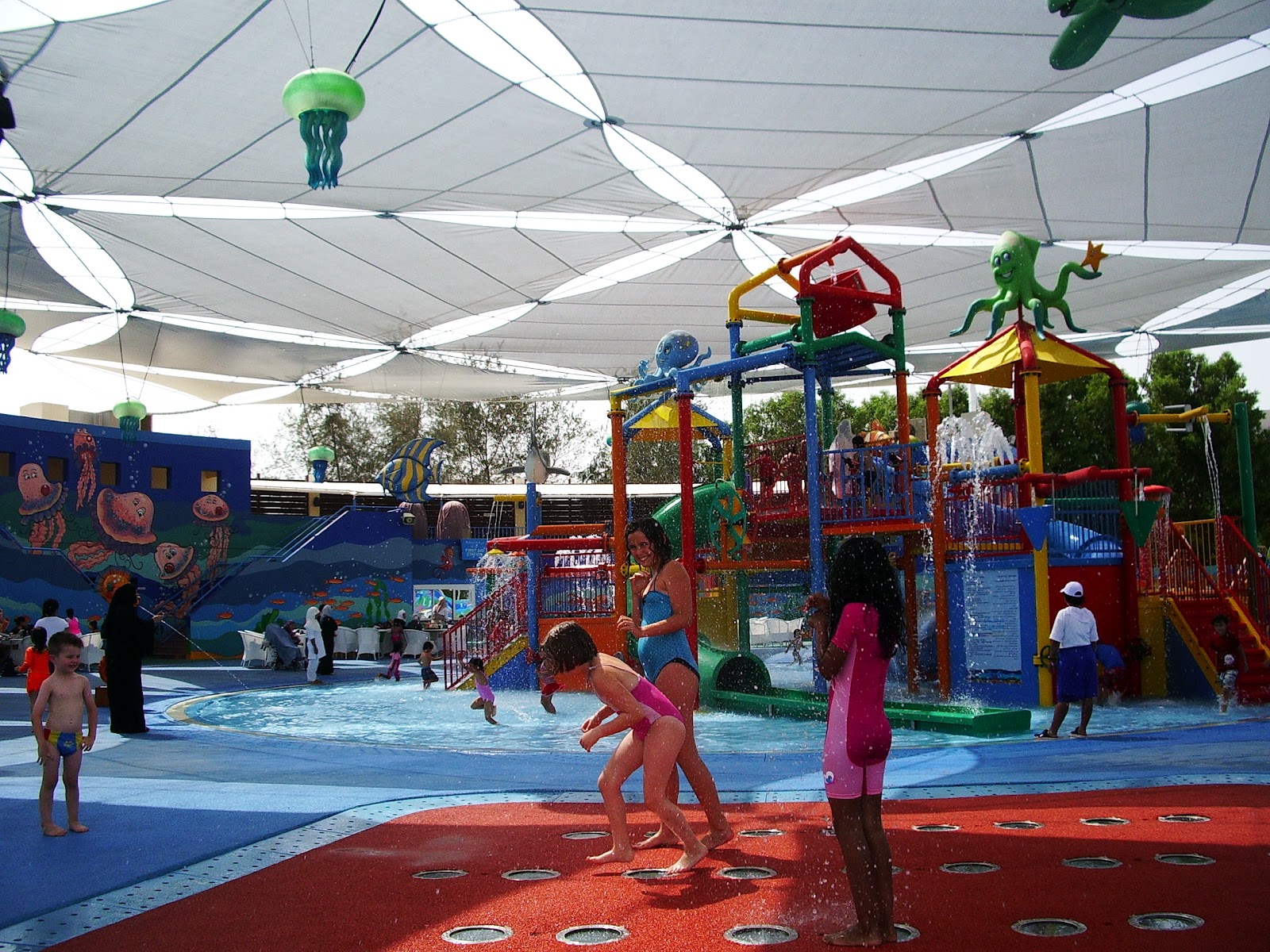 Les Emirats Arabes Unis ou isabudhabi Murjan Splash à Khalifa Park