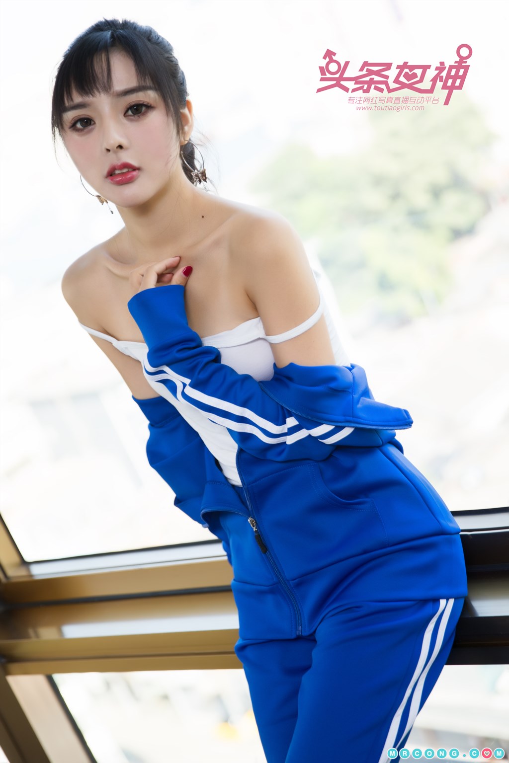 TouTiao 2017-11-26: Model Zhou Xi Yan (周 熙 妍) (23 photos) photo 1-3